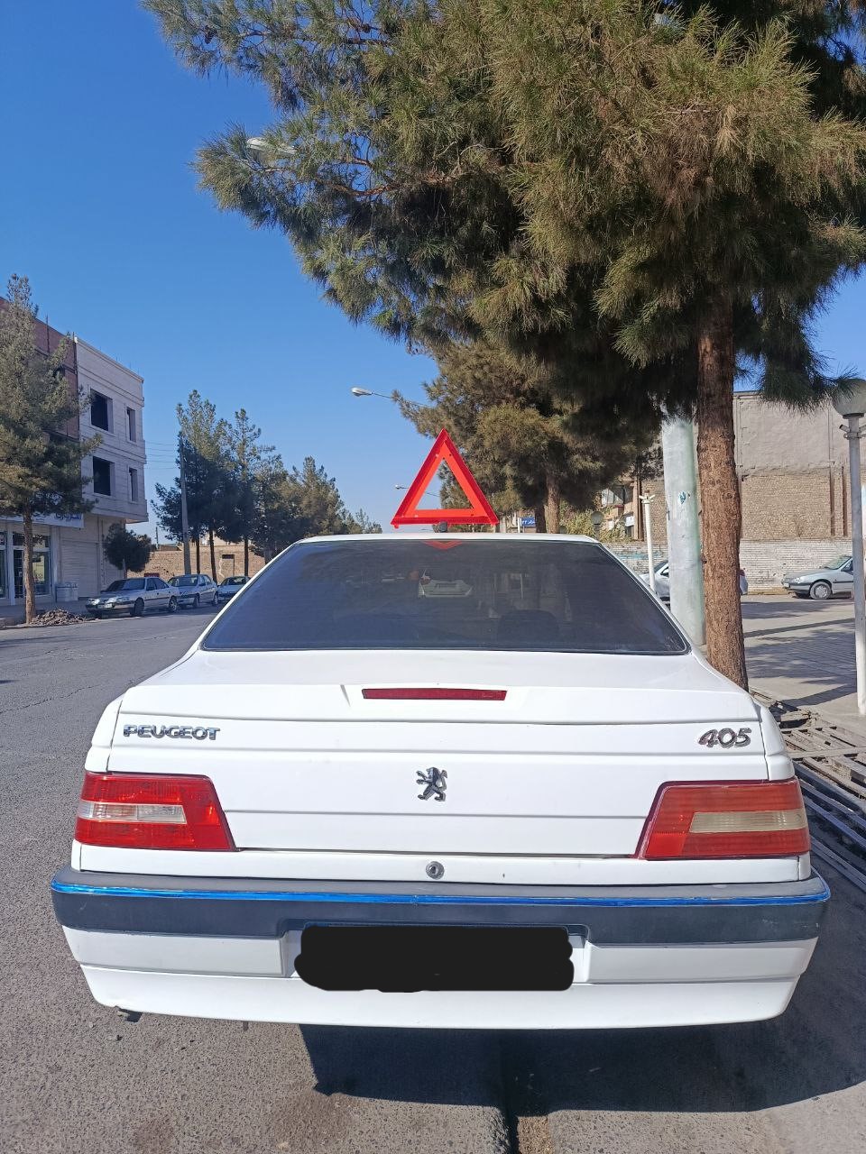 پژو 405 SLX  سفید مدل 89 اقتصادی