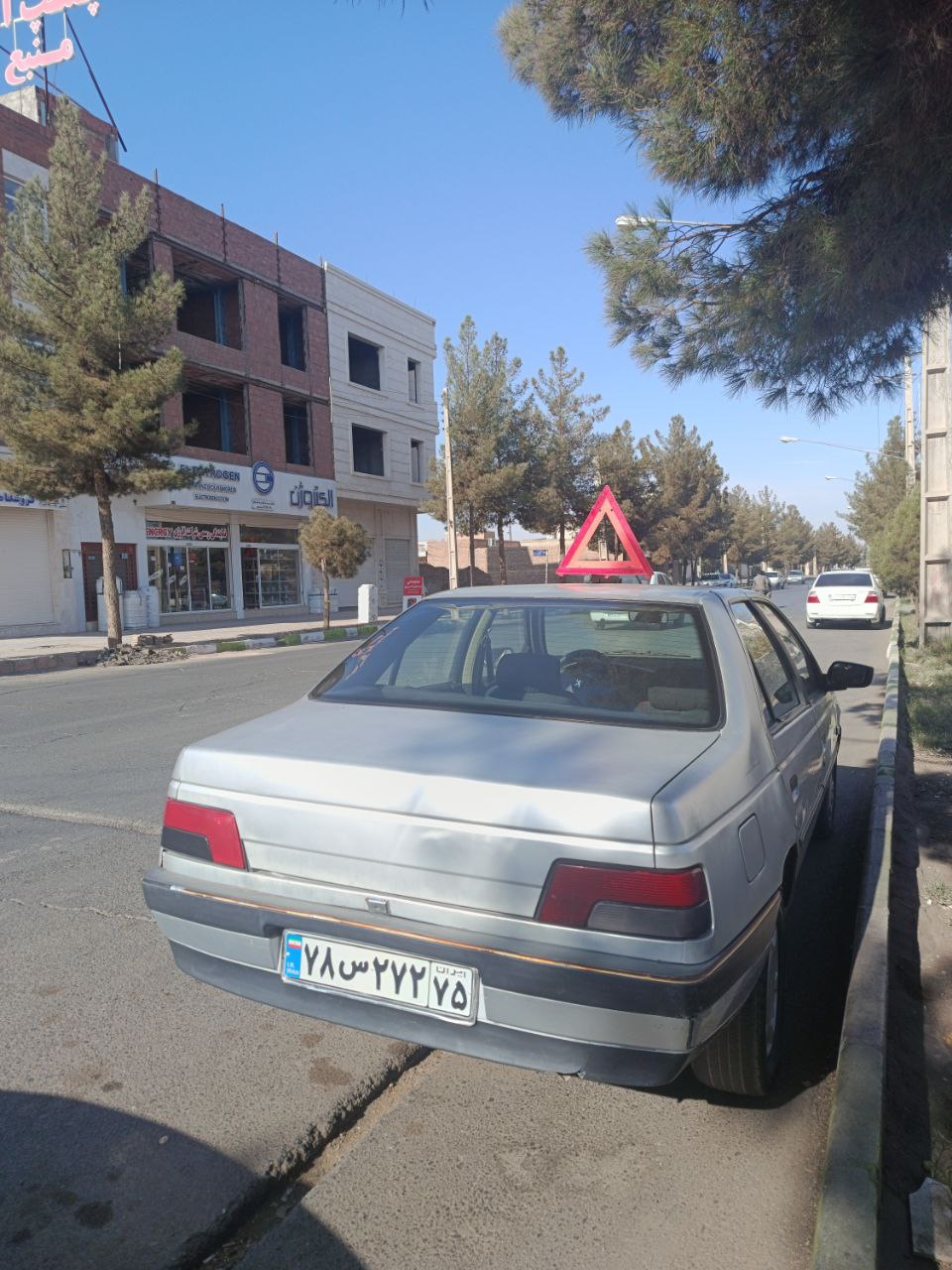 پژو 405 GLX نقره ای 87 مقرون به صرفه